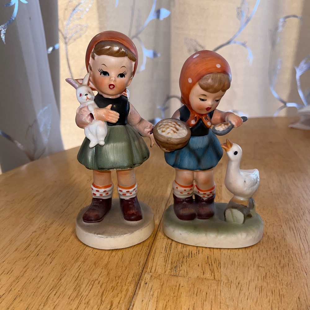 Vintage Mid Century Porcelain Pair